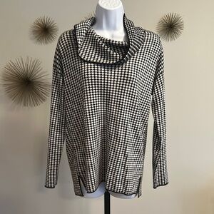 Stylish Black and White Women's Sweater​